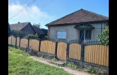 95653, Будинок під бізнес та житло в затишному селі Берегівщини (ліс, озеро).